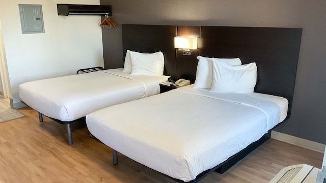 2 Full Beds | Smoking, Kitchen