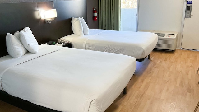 2 King Beds | Non-Smoking, Kitchen