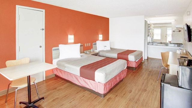 2 Full Beds | Smoking