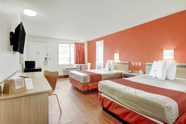 2 Queen Beds | Smoking