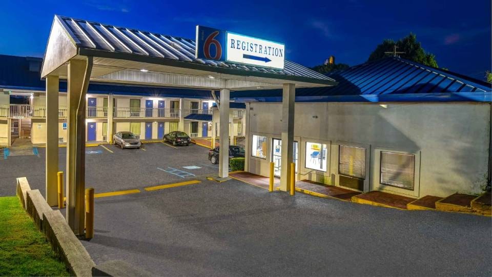 Motel 6 Atlanta, GA, C30319, Atlanta