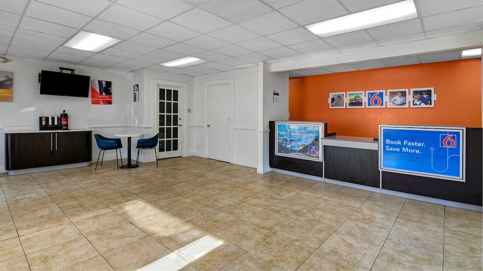 Motel 6 Atlanta, GA, C30319, Atlanta