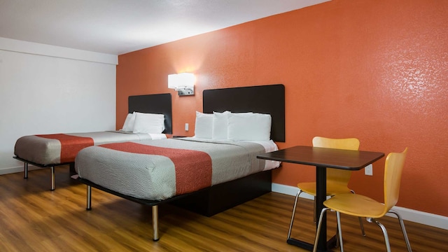 2 Queen Beds | Smoking