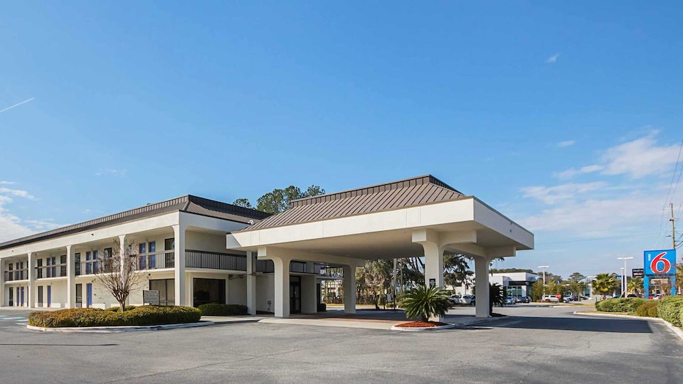 Motel 6 Savannah, GA - Midtown, C31324, Savannah GA