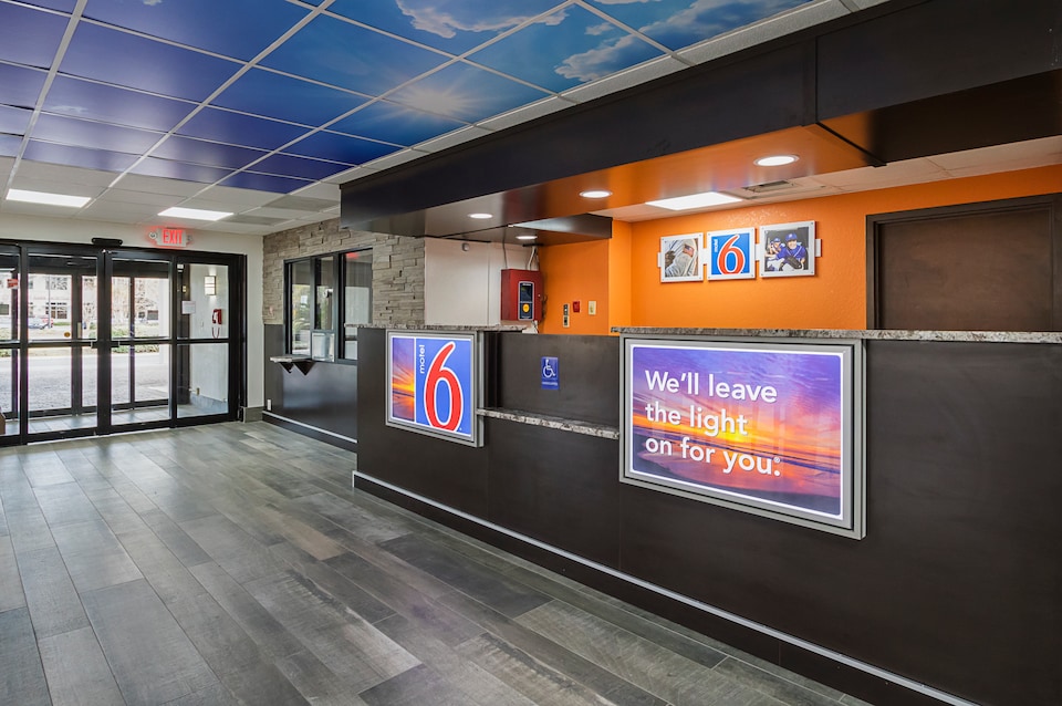 Motel 6 Savannah, GA - Midtown, C31324, Savannah GA