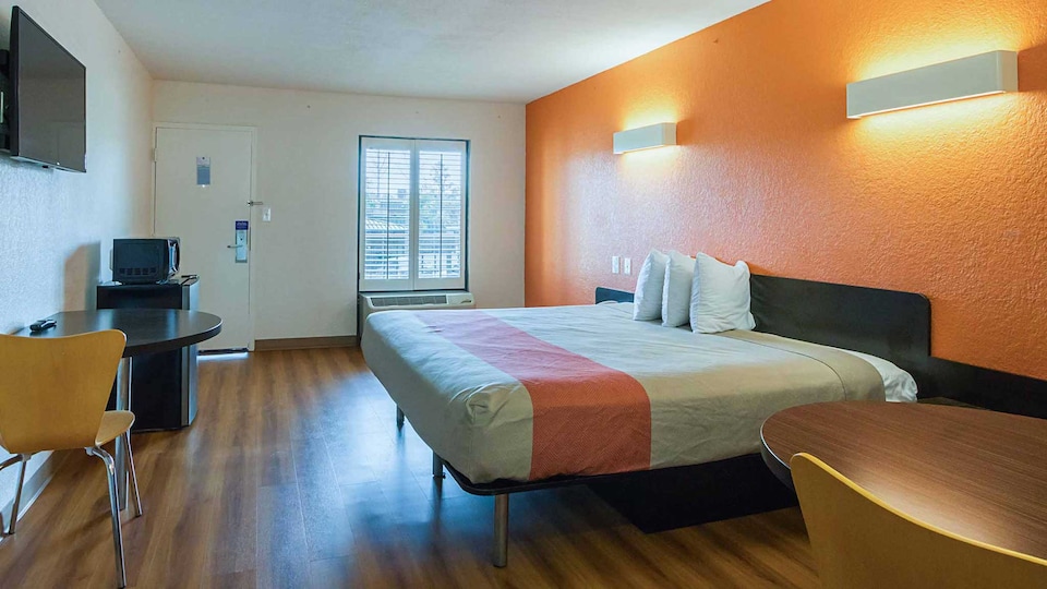 Motel 6 Savannah, GA - Midtown, C31324, Savannah GA