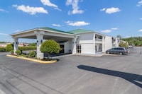 Motel 6 Waycross, GA