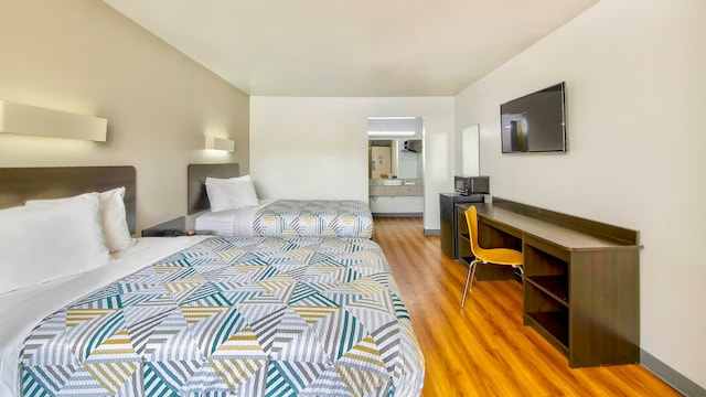 2 Full Beds | Mobility Accessible Tub Nsmk