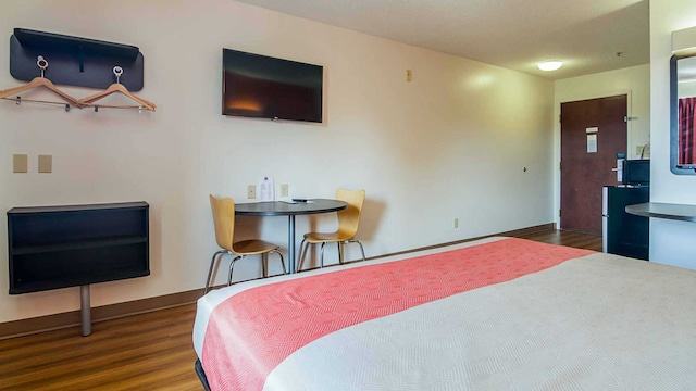 1 KING BED | MOBIL ACCESS TUB NSMK MICFRIDG