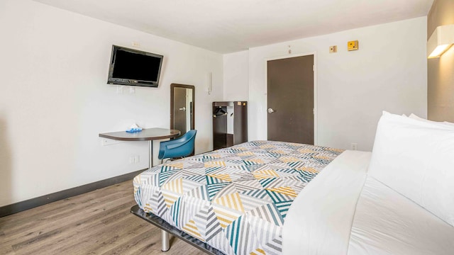 1 King Bed | Mobility Accessible Tub Smk