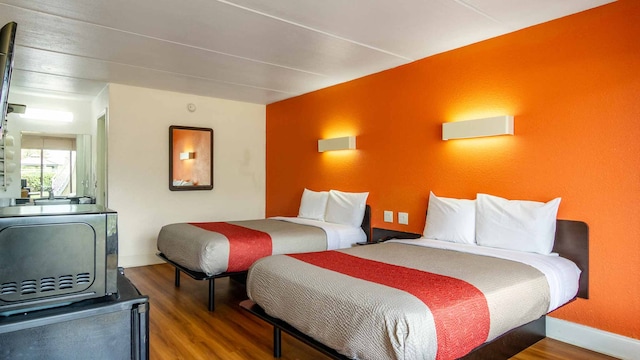 2 FULL BEDS | ADA ACCESSIBLE, NON-SMOKING