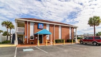 Motel 6 Brunswick, GA