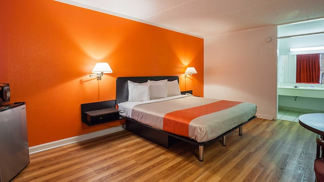 1 King Bed | Smoking