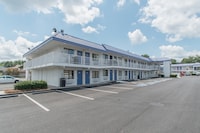 Motel 6 Norcross, GA - Atlanta Northeast