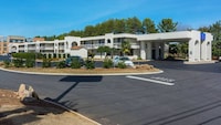Motel 6 Newnan, GA