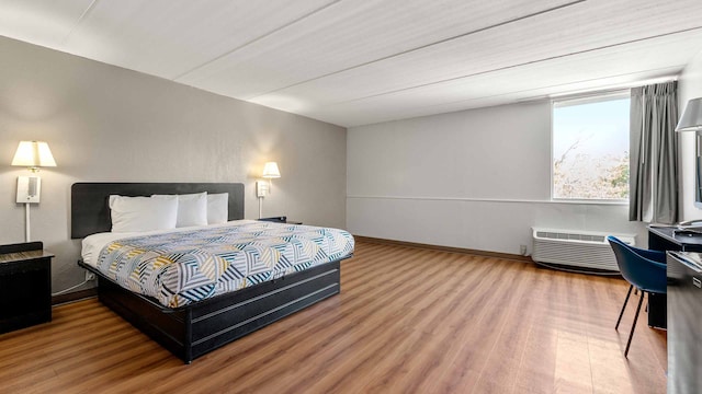 1 KING BED | MOBIL ACCESS TUB NSMK MICFRIDG