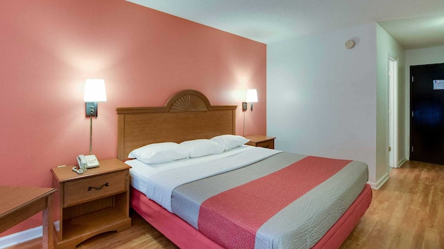 1 KING BED | MOBILITY ACCESSIBLE RI SHOWER NSMK