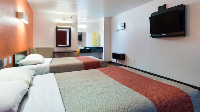 2 FULL BEDS | SMOKING