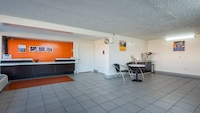 Motel 6 Perry, GA