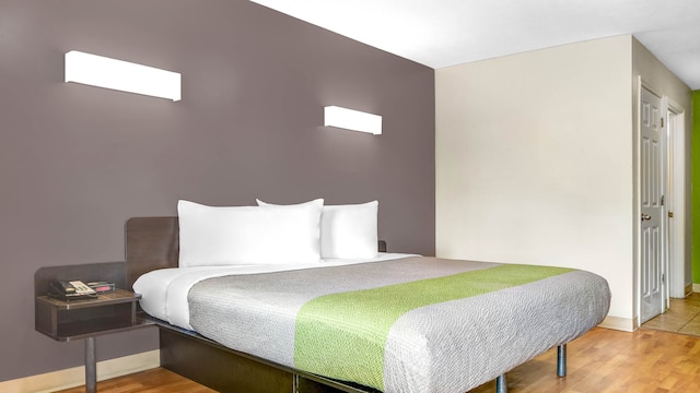 1 KING BED | SMOKING