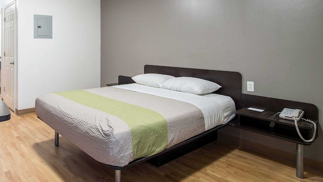 1 King Bed | Smoking, Micfridge