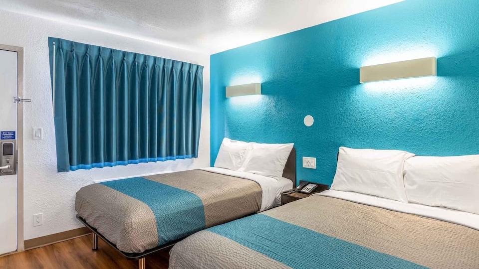 Motel 6 Valdosta, GA - University, C31601-2, Valdosta GA