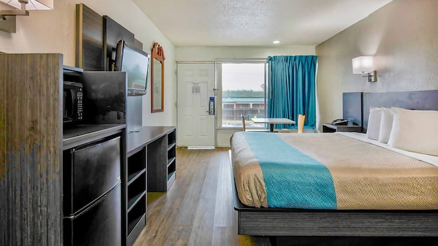 1 King Bed | Smoking, Micfridge