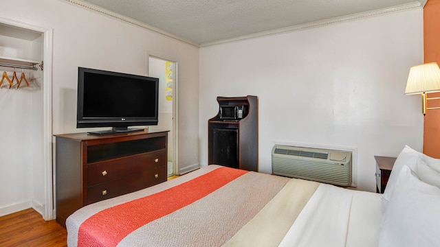 1 Queen Bed | Smoking