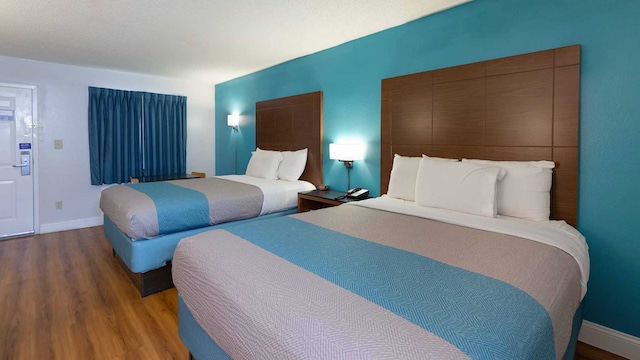 2 QUEEN BEDS | SMOKING, MICFRIDGE