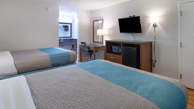 2 QUEEN BEDS | MOB ACC RI SHWR NSMK MICFRIDG