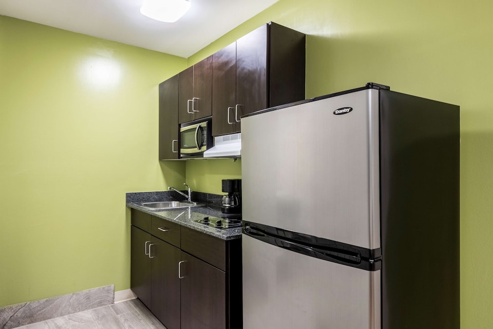 Studio 6 Extended Stay - Savannah, GA, C31324, Savannah GA