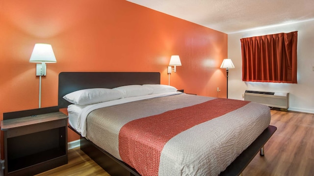 1 King Bed | Mobil Access Tub Nsmk Micfridg