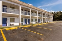 Motel 6 Warner Robins, GA