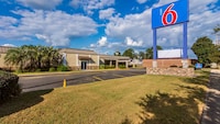 Motel 6 Warner Robins, GA