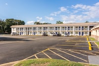 Motel 6 Warner Robins, GA