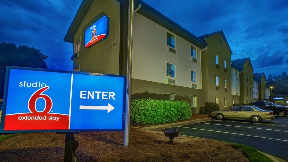 Studio 6 Studio 6 Duluth, GA - Near Gas South District, Duluth, Duluth