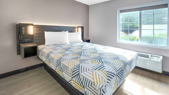 1 Queen Bed | ADA/RI Shower/Nsmk/Kitchen