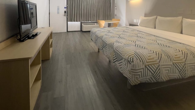 1 King Bed | Non-Smoking