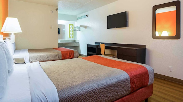 2 FULL BEDS | MOBILITY ACCESSIBLE TUB