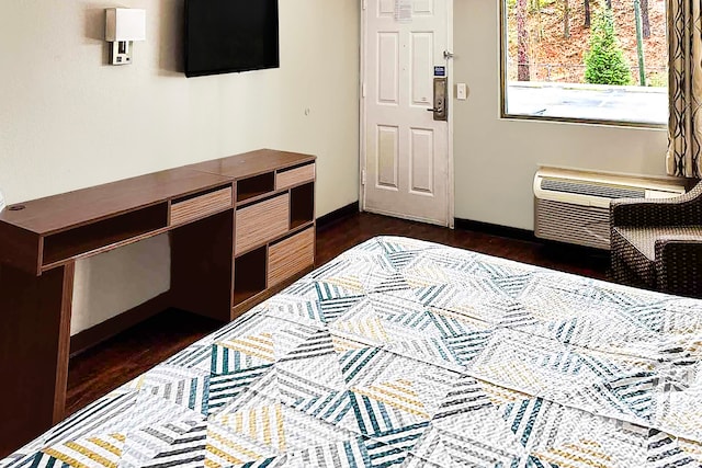 1 King Bed | Mobil Access Tub Nsmk Micfridg