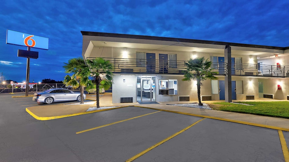 Motel 6 McDonough, GA, McDonough, McDonough