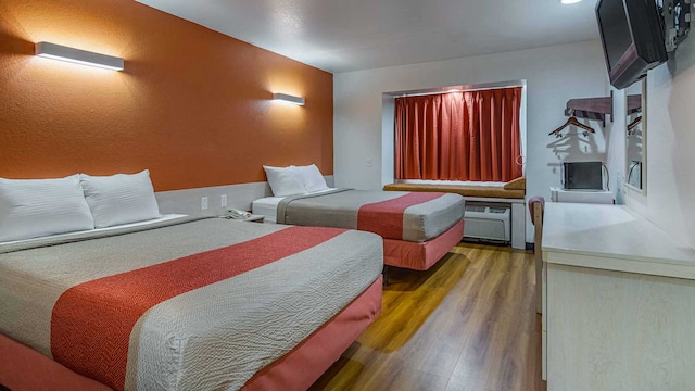 2 QUEEN BEDS | MOBILITY ACCESS RI SHWR NSMK