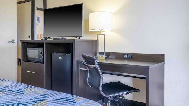 1 Queen Bed | Non-Smoking, Micfridge