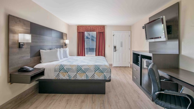 1 King Bed | Non-Smoking, Micfridge