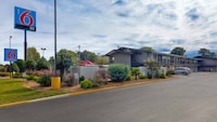 Motel 6 Columbus, GA