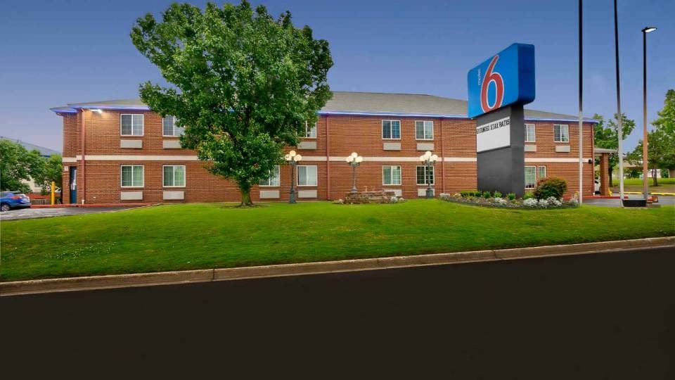 Motel 6 Tulsa, OK - Central, C74145, Tulsa