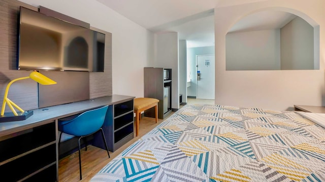 1 King Bed | Non-Smoking