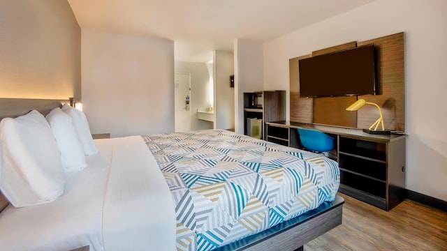 1 Queen Bed | ADA/RI Shower/Non-Smoking