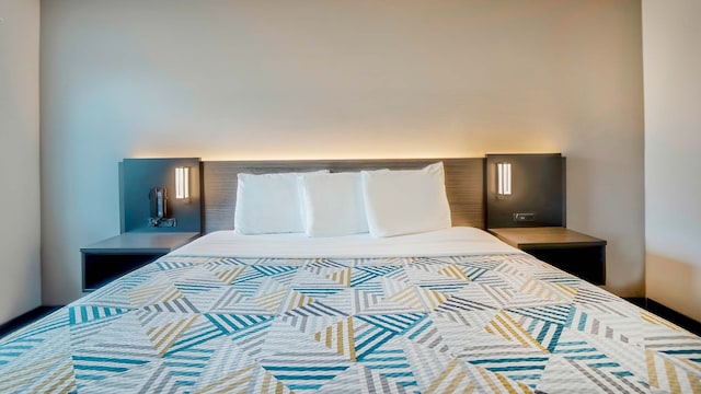 1 King Bed | Suite, Non-Smoking