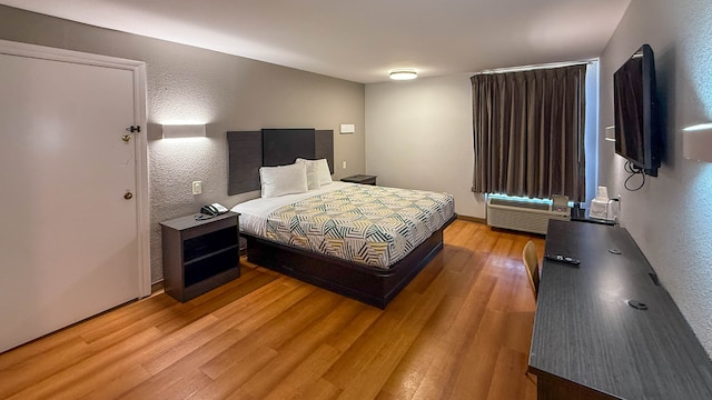 1 King Bed | Non-Smoking, Micfridge